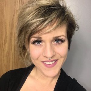 Meet your Posher, Andrea